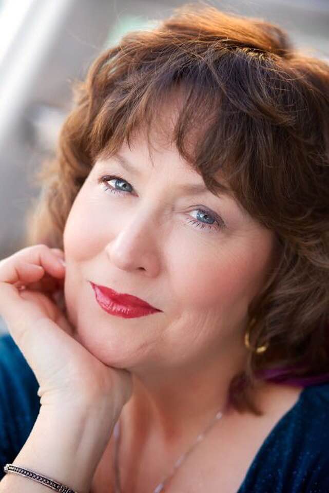 Dr Beth Closeup Headshot Dr Beth Headshot